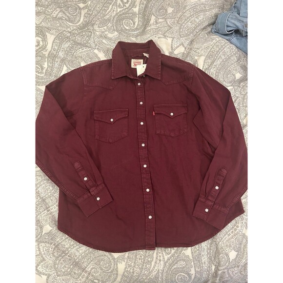 NWT Women's Levi’s XL Maroon button up - Picture 1 of 3